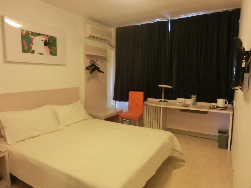 Jingjiang Inn Jinan Quancheng Road Екстериор снимка